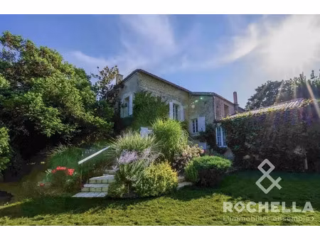 vente maison 10 pièces 233 m² à doeuil-sur-le-mignon (17330)  369 900 €