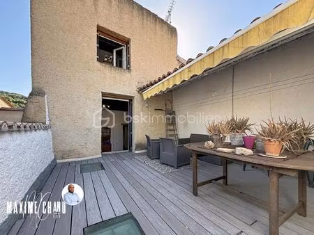 maison de village avec garage et exterieurs à peret