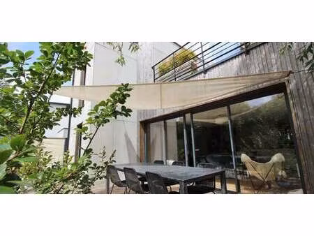 maison contemporaine avec jardin et terrasse plomelin (29)
