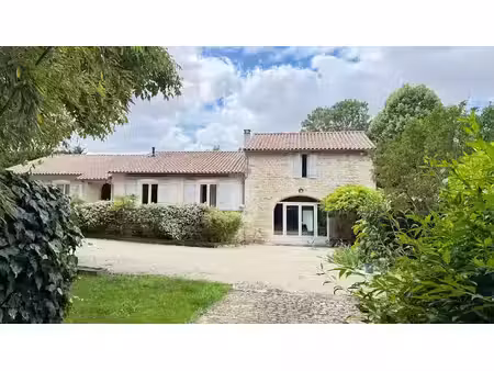vente maison 7 pièces 201 m² à vouille (79230)  399 000 €
