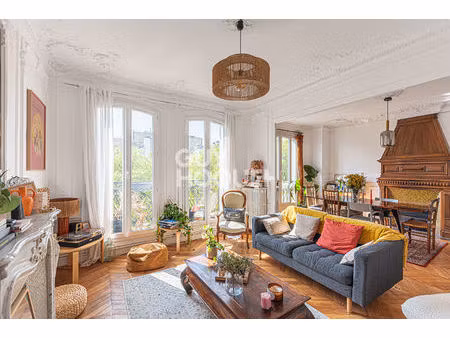 place courteline  appartement familial exposé sud et sans vis-à-vis
