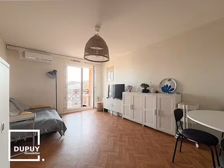 port saint sauveur t3 de 65 m² - parking