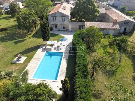 manoir de caractère en pierre - piscine - parc arboré