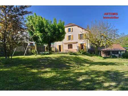 allevard centre  maison 145 m² habitable / 971 m² terrain