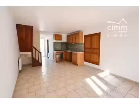 maison de village 3 chambres – terrain – sous-sol – roybon