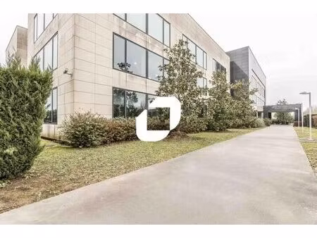 location bureaux 73 m² à 1 513 m²