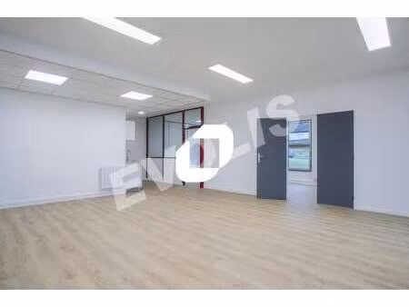 location bureaux 23 m² à 134 m²