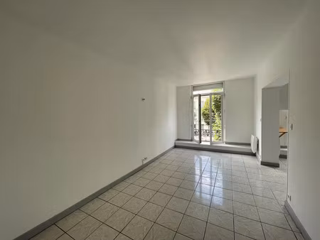 location appartement 3 pièces 48m2 charleville-mézières 08000 - 599 € - surface privée