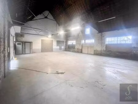 surface industrielle à louer à 61chaussée brunehault ressaix (vbe32814)