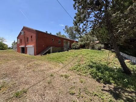 villa luxueuse isolée face aux pyrénées
