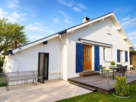 bizanos - maison de plain-pied 2 chambres avec un garage