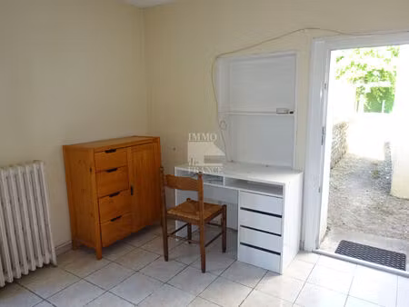 evron   studio proche du lycée orion