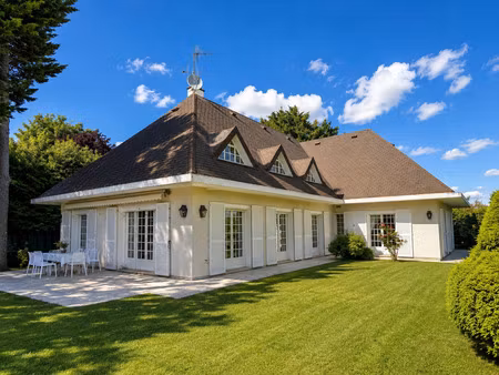 maison 9 pièces - 324 m²