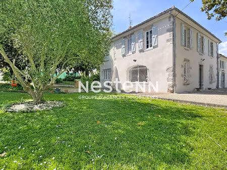 maison de maître exceptionnelle à vendre à nérac - 5 chambres  piscine  grand terrain