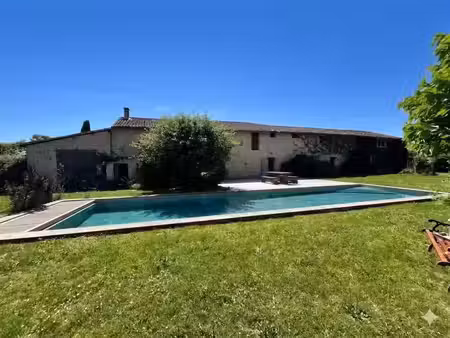 longère de 8 pièces principales