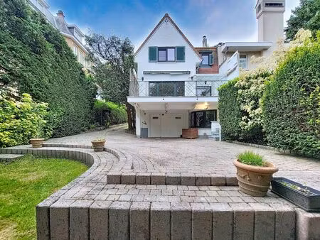maison à louer avec garage et terrasse   uccle (vbe33374)