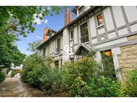 villa appartement dans un domaine privé à vaucresson