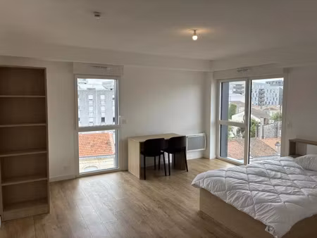 location appartement 1 pièce 20 m² à bordeaux (33300)