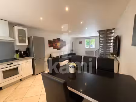 maison familiale dans un environnement calme 3 niveaux s