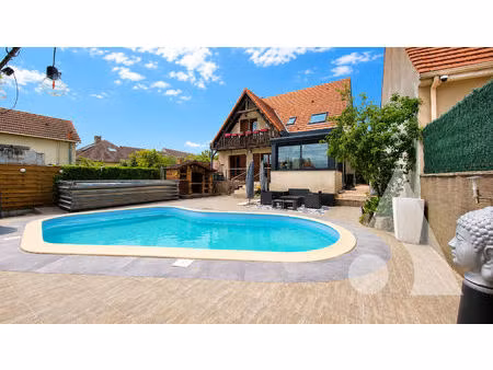 maison le thillay 8 pièce(s) 180 m2 avec piscine