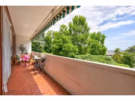 appartement de 5 pièces de 115 m² à sainte-foy-lès-lyon