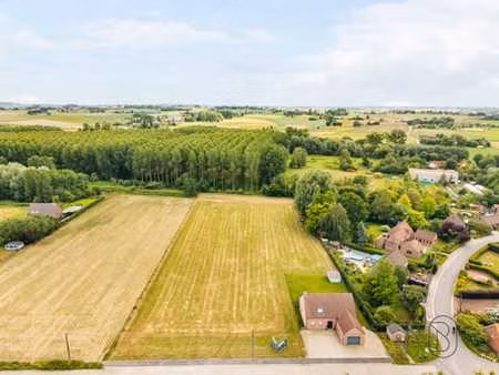 terrain à bâtir / à projet de 6.690 m² avec vue