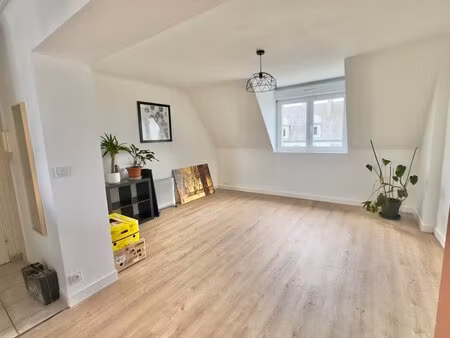 brest  place dd strasbourg  rare  apt t2  baignoire  garage  cave  faibles charges ...
