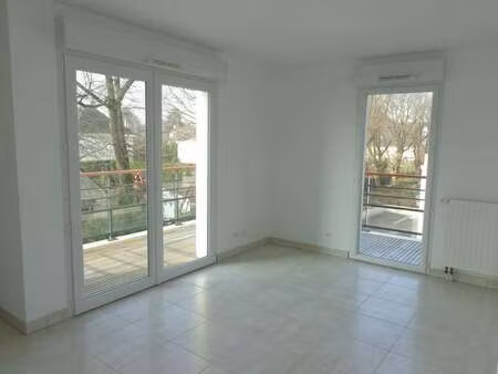 location appartement 3 pièces à la chapelle-sur-erdre (44240) : à louer 3 pièces / 62m² la