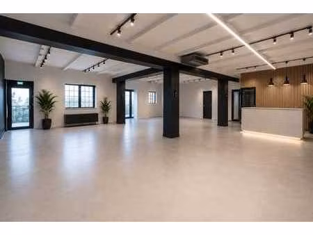 entrepôt 257m² – 183m² commerce – raeren - parking