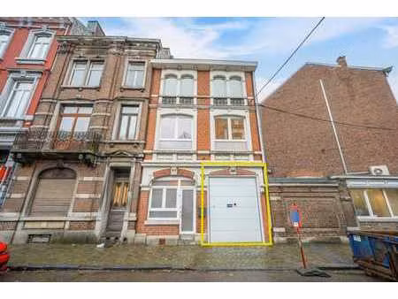 entrepôt de 166m²