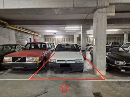 papeteries de genval - emplacement de parking intérieur