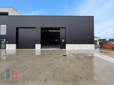 functioneel bedrijfsgebouw op een topligging te sint-niklaas