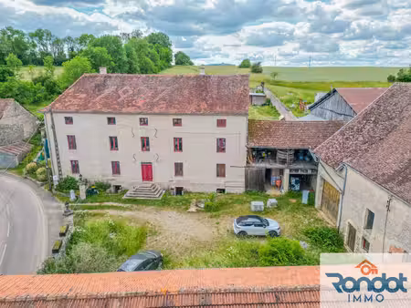 maison 12 pièces/455 m2 terrain 16 000 m2