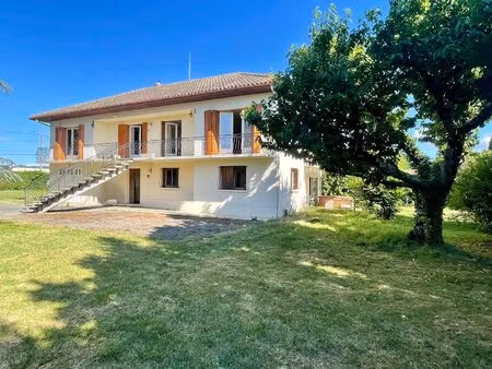 maison de famille proche centre ville de vic-en-bigorre