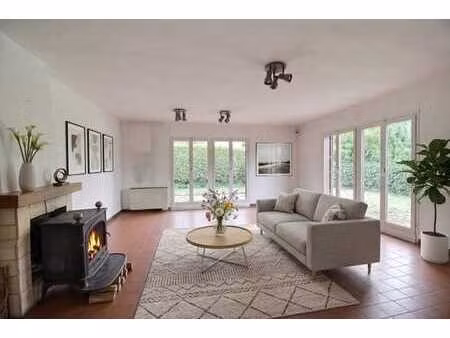 belle villa plain pied 3ch jardin garage pmr st john