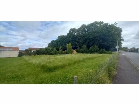 terrain à bâtir de 680 m2 environ à vic-en-bigorre