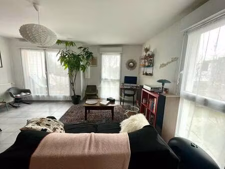 location appartement 4 pièces à angers saint-serge (49000) : à louer 4 pièces / 77m² anger