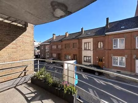 *** a vendre *** appartement 2 ch. avec terrasse & cave