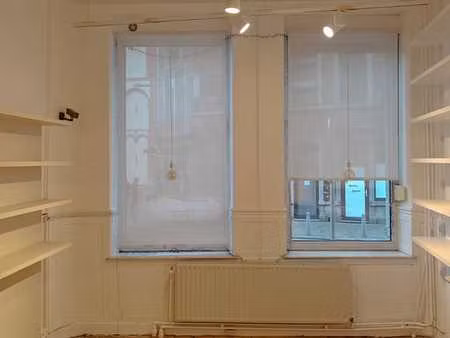 espace lumineux de caractère rue hors-château à liège !