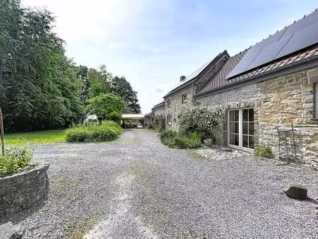 longère en pierre avec piscine et vue campagne