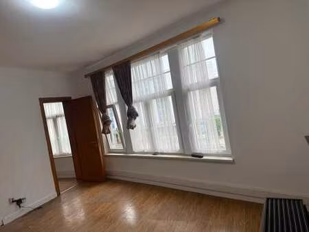 appartement 1ch rénové place d'armes à 750€/mois