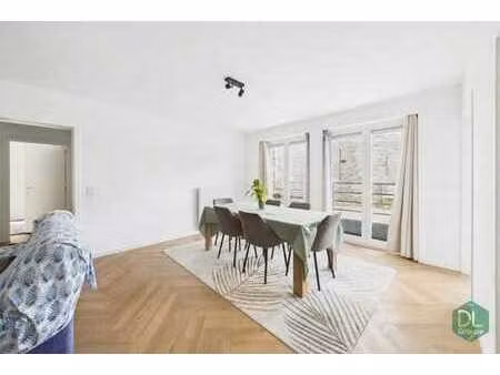appartement 2 chambres avec terrasse en plein cœur de la vil