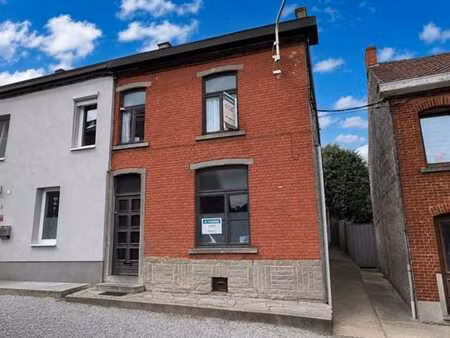 maison 3 façades ±140m ² sur 3a60ca  2/3 ch  grenier  jard.