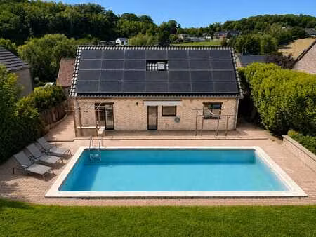 charmante villa 3 ch avec piscine dans un quartier calme