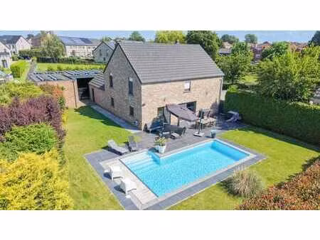 charmante villa 4 chambres avec jardin et piscine