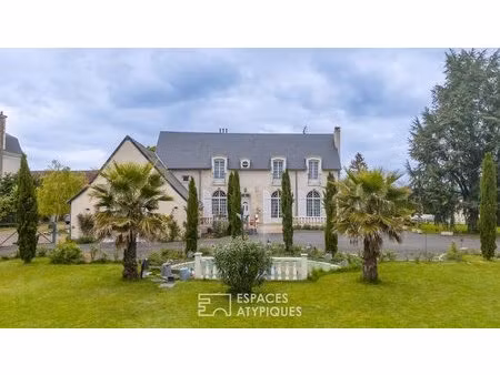 demeure singulière avec chambres d'hôtes et jardin paysagé à 15 minutes de tours
