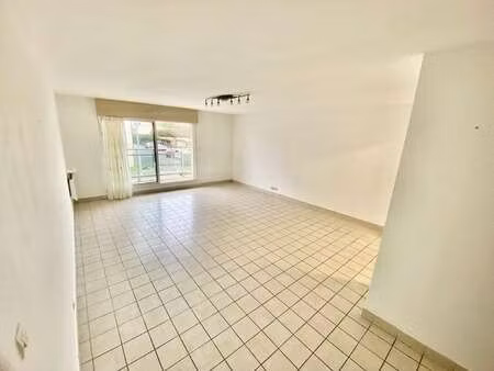 location appartement 3 pièces à nantes (44000) : à louer 3 pièces / 64m² nantes