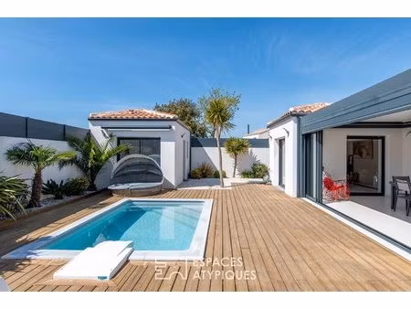 villa contemporaine avec piscine au coeur du golf de bourgenay