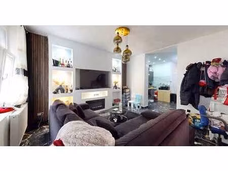 appartement de +/- 68m² + cour  proximité porte d'anderlecht