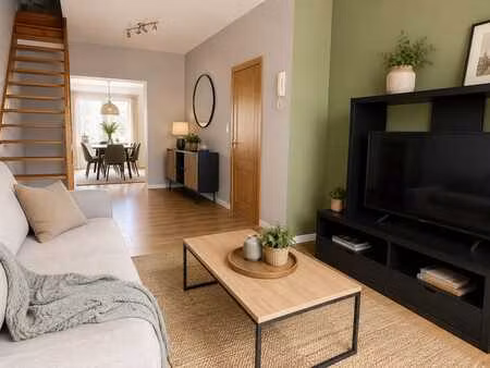 roosendael – spacieux triplex 2/3 chambres avec cour
